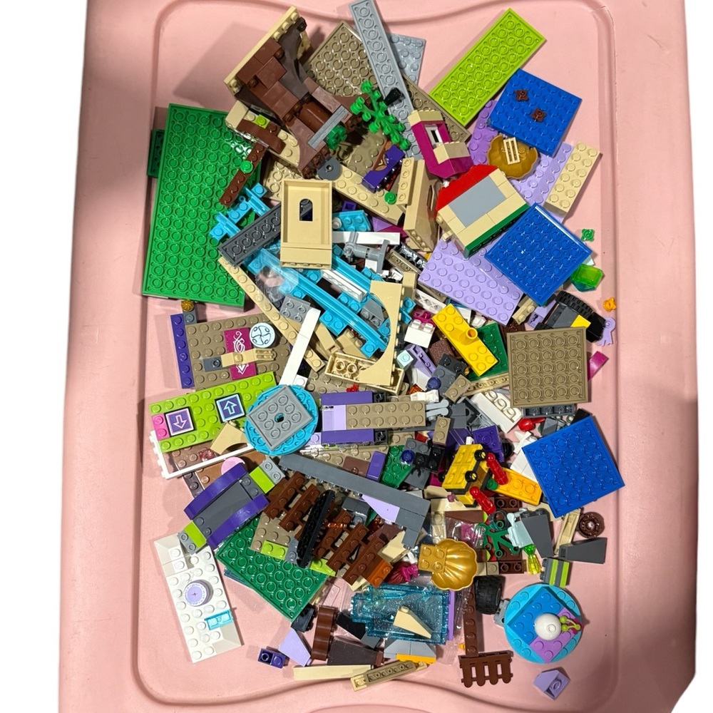 Big Lot of Lego Bricks Including Mini Figures.